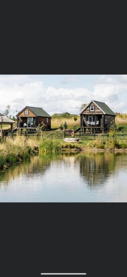 Lake View Lodges 롱멜퍼드 외부 사진