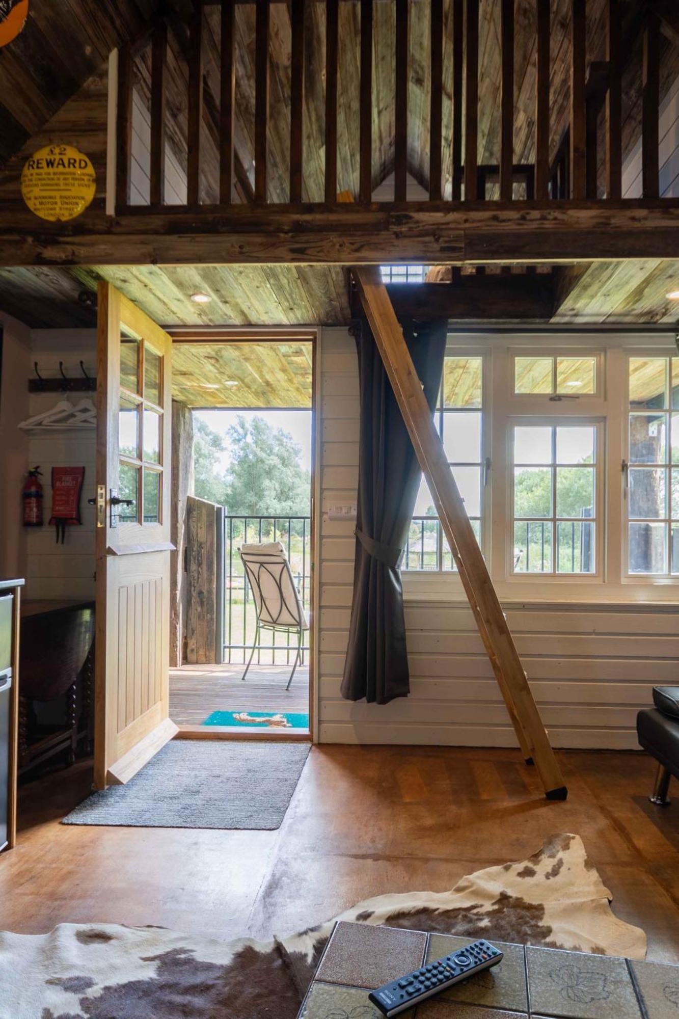 Lake View Lodges 롱멜퍼드 외부 사진